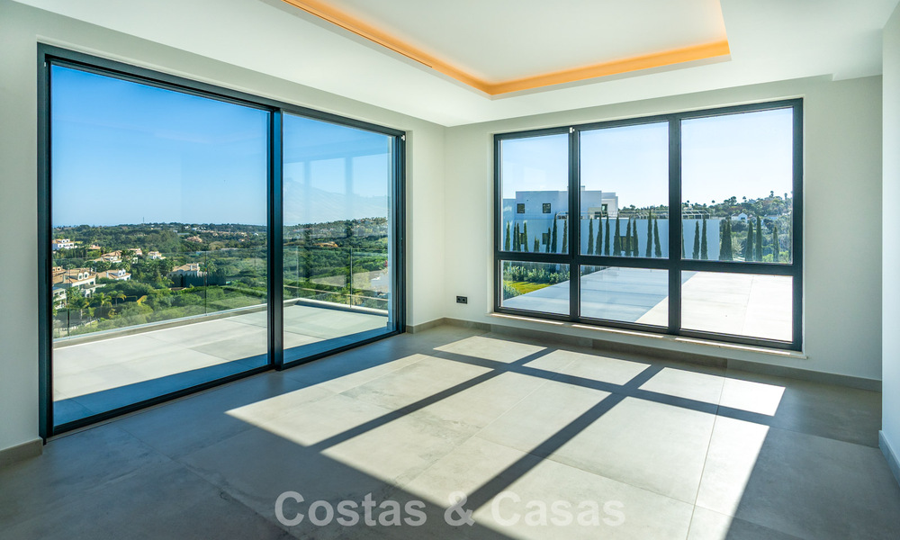 Villa de luxe neuve et moderne à vendre dans une communauté fermée de premier plan de Sotogrande, Costa del Sol 775730