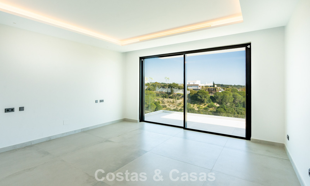 Villa de luxe neuve et moderne à vendre dans une communauté fermée de premier plan de Sotogrande, Costa del Sol 775738