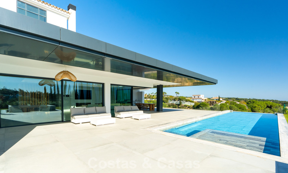 Villa de luxe neuve et moderne à vendre dans une communauté fermée de premier plan de Sotogrande, Costa del Sol 775744