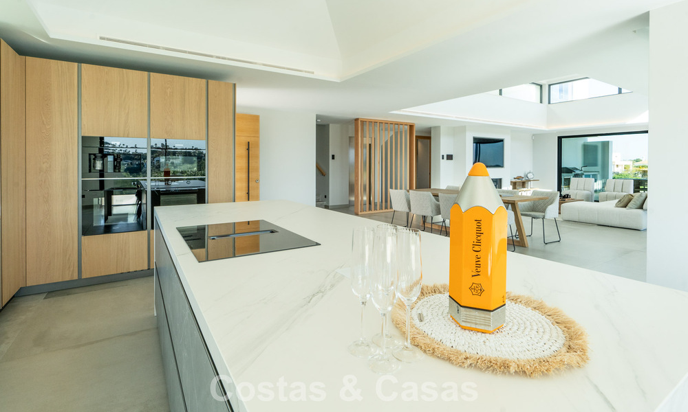 Villa de luxe neuve et moderne à vendre dans une communauté fermée de premier plan de Sotogrande, Costa del Sol 775750