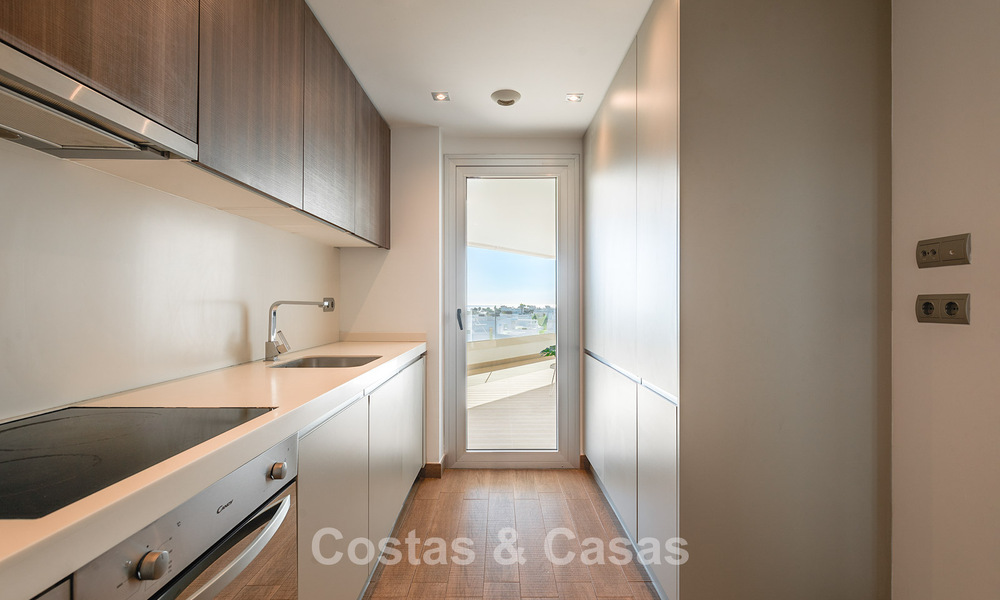 Penthouse contemporain avec grand solarium à vendre dans un complexe moderne à San Pedro, Marbella 775790