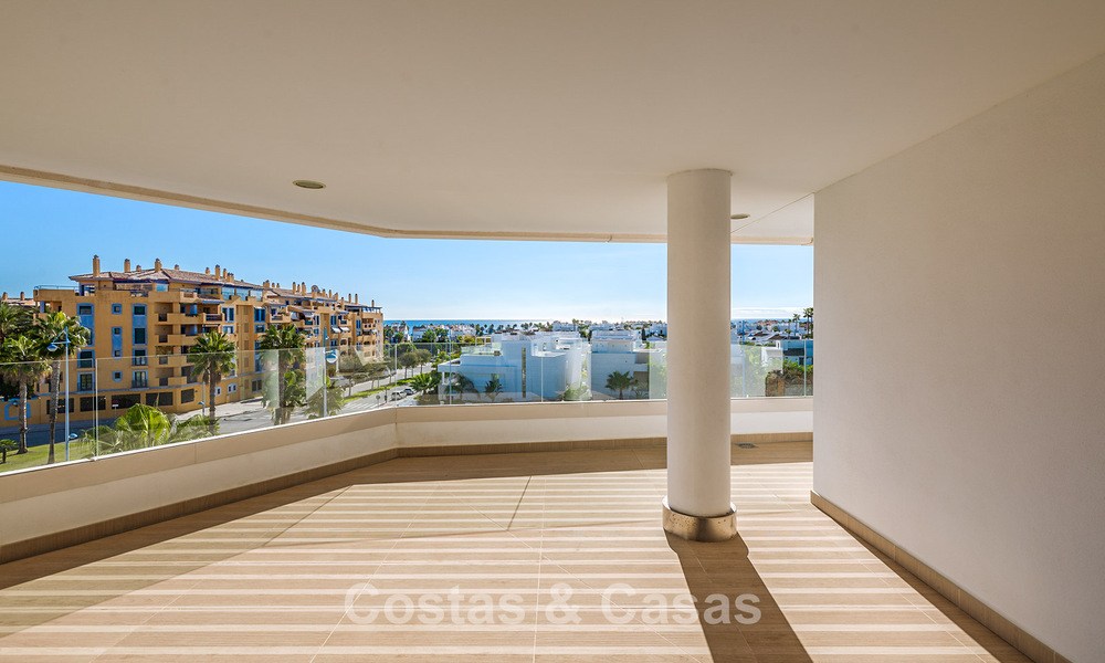 Penthouse contemporain avec grand solarium à vendre dans un complexe moderne à San Pedro, Marbella 775796