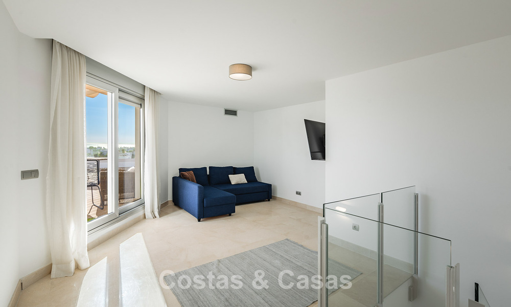 Penthouse contemporain avec grand solarium à vendre dans un complexe moderne à San Pedro, Marbella 775801
