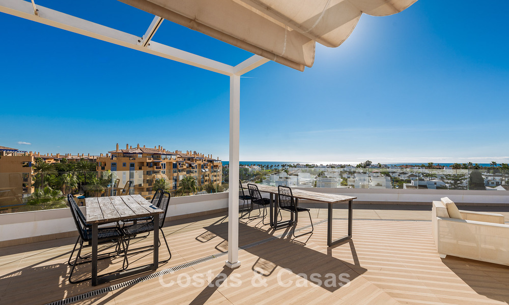 Penthouse contemporain avec grand solarium à vendre dans un complexe moderne à San Pedro, Marbella 775805