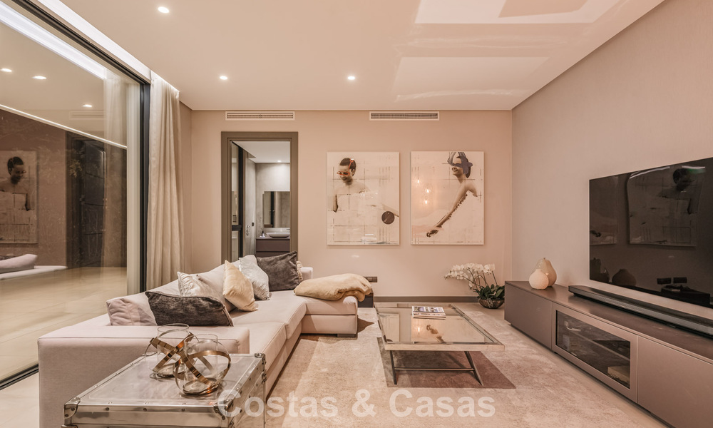 Villa de luxe moderniste avec vue sur la mer à vendre dans le quartier exclusif et sécurisé d'El Madroñal, Marbella - Benahavis 775883