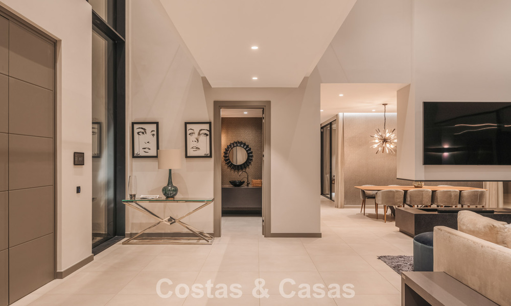 Villa de luxe moderniste avec vue sur la mer à vendre dans le quartier exclusif et sécurisé d'El Madroñal, Marbella - Benahavis 775885