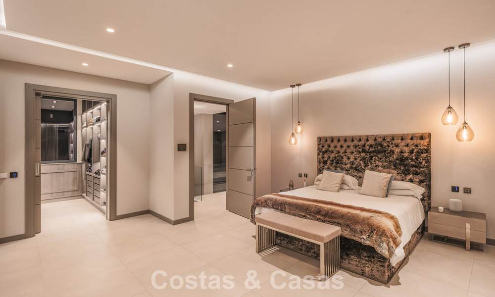 Villa de luxe moderniste avec vue sur la mer à vendre dans le quartier exclusif et sécurisé d'El Madroñal, Marbella - Benahavis 775886