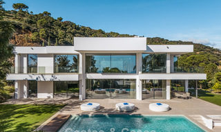 Villa de luxe moderniste avec vue sur la mer à vendre dans le quartier exclusif et sécurisé d'El Madroñal, Marbella - Benahavis 775891 