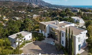 Villa de luxe moderniste avec vue sur la mer à vendre dans le quartier exclusif et sécurisé d'El Madroñal, Marbella - Benahavis 775892 