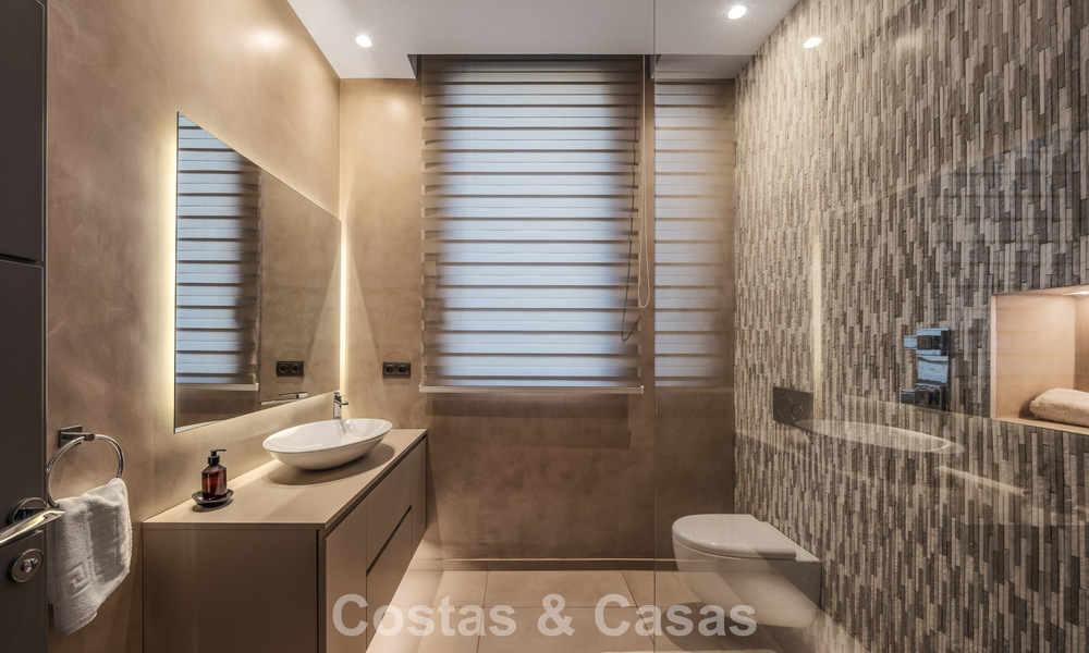 Villa de luxe moderniste avec vue sur la mer à vendre dans le quartier exclusif et sécurisé d'El Madroñal, Marbella - Benahavis 775900