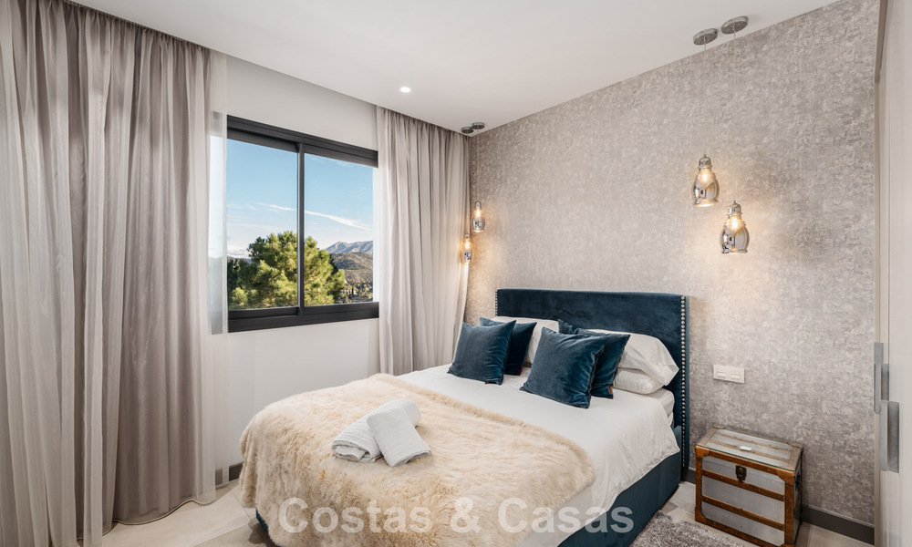 Villa de luxe moderniste avec vue sur la mer à vendre dans le quartier exclusif et sécurisé d'El Madroñal, Marbella - Benahavis 775905