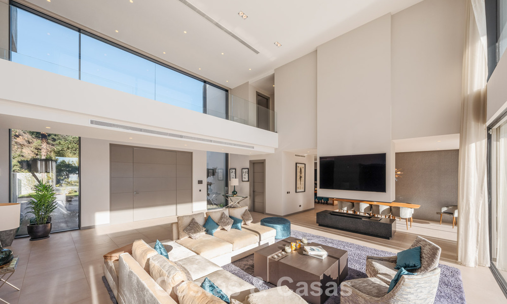 Villa de luxe moderniste avec vue sur la mer à vendre dans le quartier exclusif et sécurisé d'El Madroñal, Marbella - Benahavis 775907