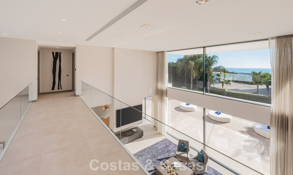 Villa de luxe moderniste avec vue sur la mer à vendre dans le quartier exclusif et sécurisé d'El Madroñal, Marbella - Benahavis 775913
