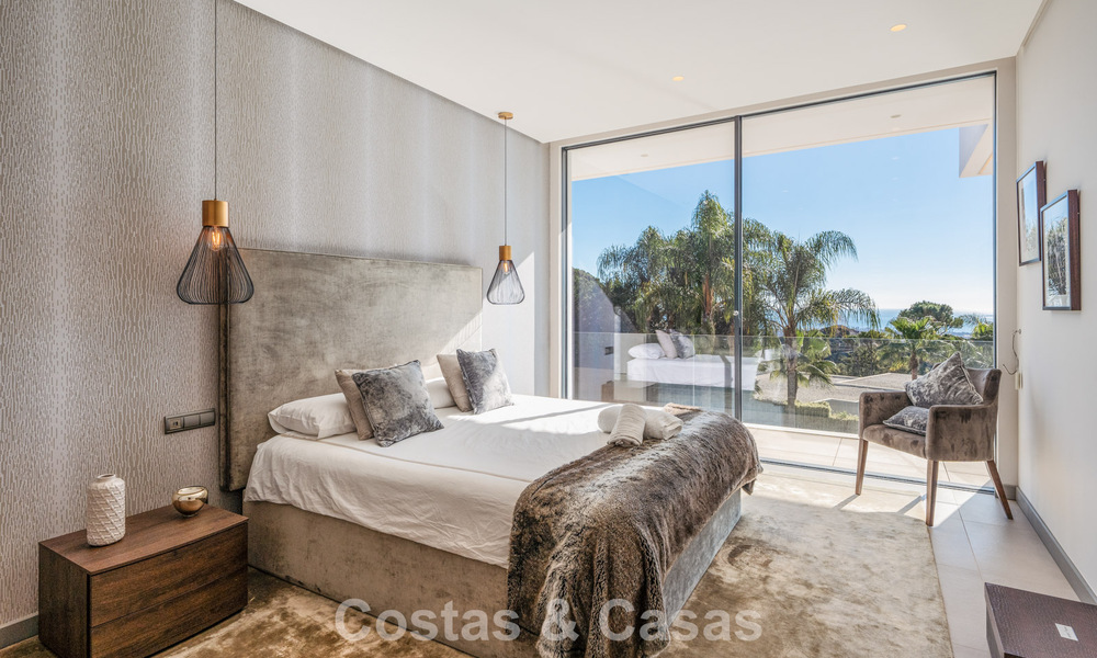 Villa de luxe moderniste avec vue sur la mer à vendre dans le quartier exclusif et sécurisé d'El Madroñal, Marbella - Benahavis 775914
