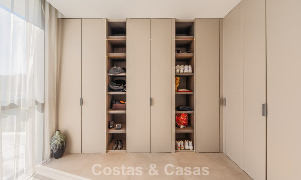 Villa de luxe moderniste avec vue sur la mer à vendre dans le quartier exclusif et sécurisé d'El Madroñal, Marbella - Benahavis 775915