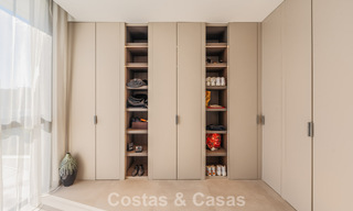 Villa de luxe moderniste avec vue sur la mer à vendre dans le quartier exclusif et sécurisé d'El Madroñal, Marbella - Benahavis 775915 