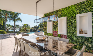 Villa de luxe moderniste avec vue sur la mer à vendre dans le quartier exclusif et sécurisé d'El Madroñal, Marbella - Benahavis 775918 