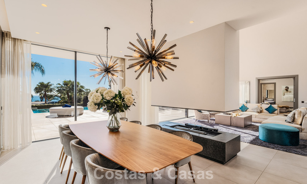 Villa de luxe moderniste avec vue sur la mer à vendre dans le quartier exclusif et sécurisé d'El Madroñal, Marbella - Benahavis 775924