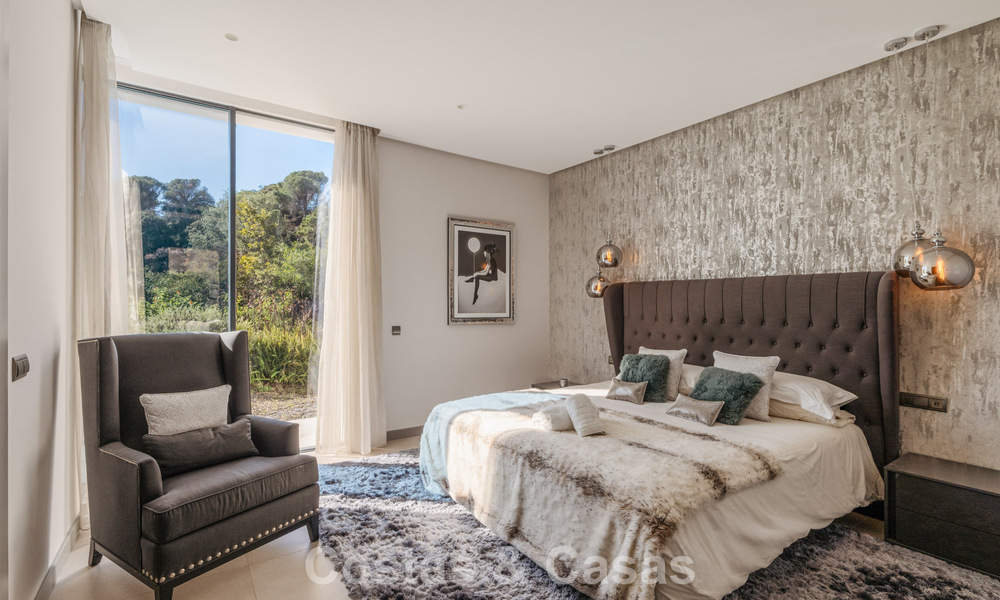 Villa de luxe moderniste avec vue sur la mer à vendre dans le quartier exclusif et sécurisé d'El Madroñal, Marbella - Benahavis 775927