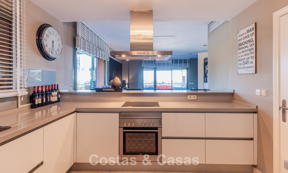 Superbe penthouse avec vue panoramique à vendre dans un complexe fermé de Marbella - Benahavis 775872