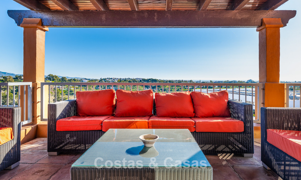 Superbe penthouse avec vue panoramique à vendre dans un complexe fermé de Marbella - Benahavis 775875