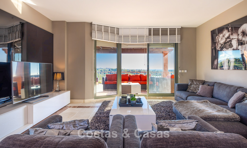 Superbe penthouse avec vue panoramique à vendre dans un complexe fermé de Marbella - Benahavis 775879