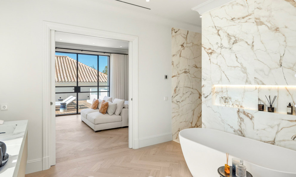 Projet de villa neuve à vendre à proximité de la plage et de toutes les commodités du centre d'Estepona 775848