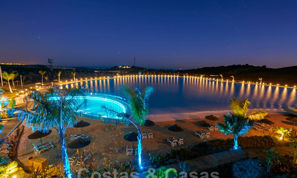 Appartements élégants sur plan à vendre à quelques pas d'un lagon artificiel sur la Costa del Sol 776183