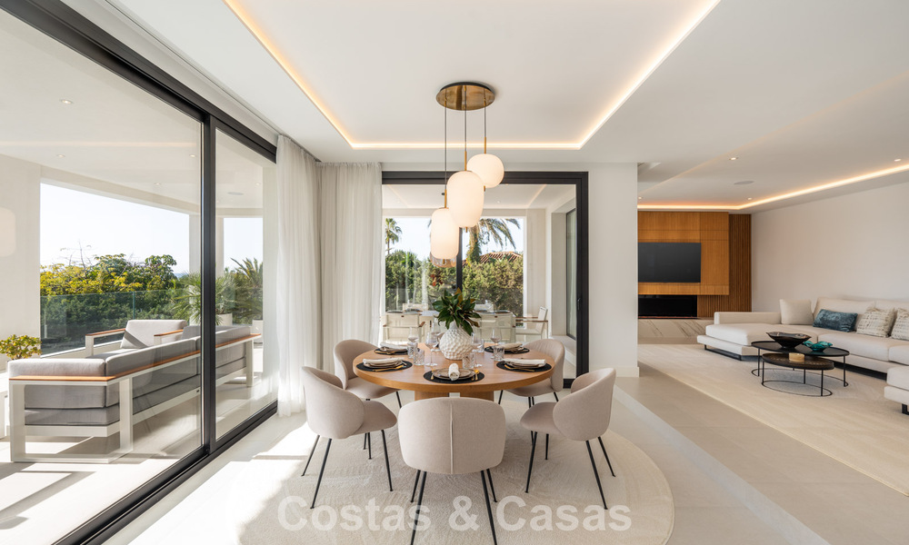 Villa luxueusement rénovée à vendre à deux pas de la plage à l'est de Marbella 776381