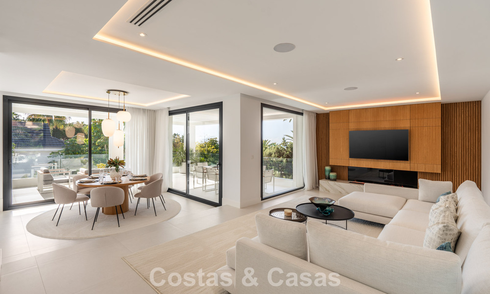 Villa luxueusement rénovée à vendre à deux pas de la plage à l'est de Marbella 776382