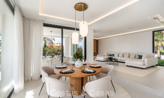 Villa luxueusement rénovée à vendre à deux pas de la plage à l'est de Marbella 776383 