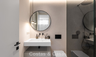 Villa luxueusement rénovée à vendre à deux pas de la plage à l'est de Marbella 776390 