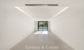 Villa luxueusement rénovée à vendre à deux pas de la plage à l'est de Marbella 776394 