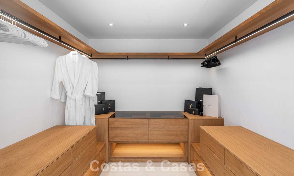 Villa luxueusement rénovée à vendre à deux pas de la plage à l'est de Marbella 776395