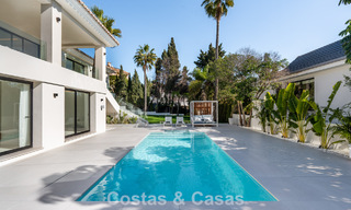 Villa luxueusement rénovée à vendre à deux pas de la plage à l'est de Marbella 776403 
