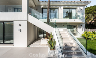 Villa luxueusement rénovée à vendre à deux pas de la plage à l'est de Marbella 776406 