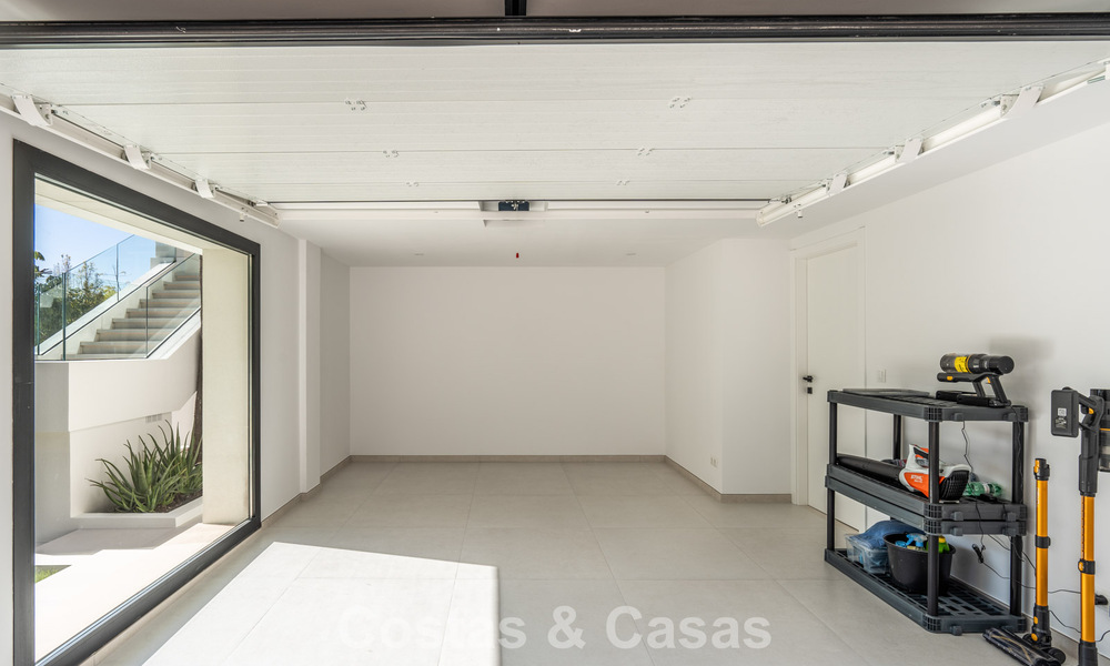 Villa luxueusement rénovée à vendre à deux pas de la plage à l'est de Marbella 776412