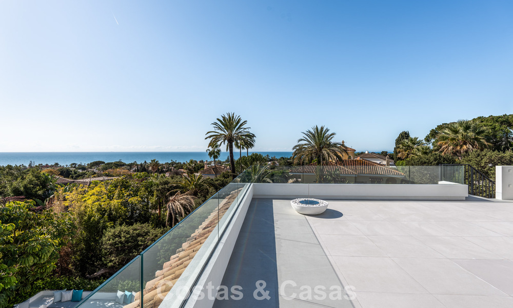 Villa luxueusement rénovée à vendre à deux pas de la plage à l'est de Marbella 776416