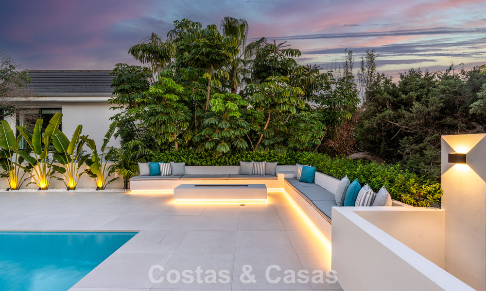 Villa luxueusement rénovée à vendre à deux pas de la plage à l'est de Marbella 776419