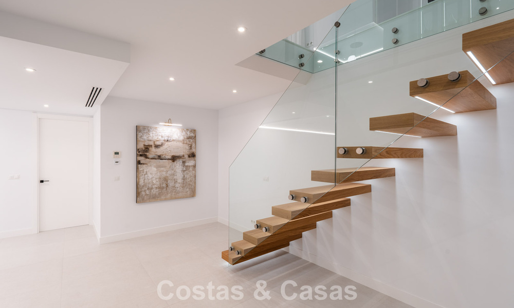 Villa luxueusement rénovée à vendre à deux pas de la plage à l'est de Marbella 776426