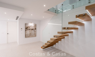 Villa luxueusement rénovée à vendre à deux pas de la plage à l'est de Marbella 776426 