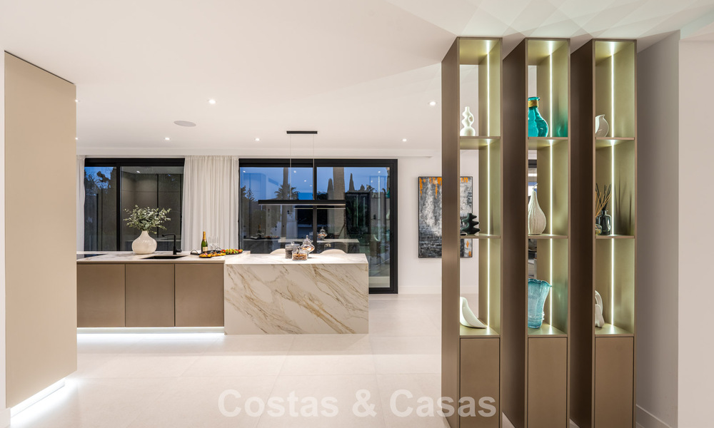 Villa luxueusement rénovée à vendre à deux pas de la plage à l'est de Marbella 776429