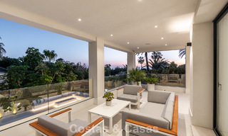 Villa luxueusement rénovée à vendre à deux pas de la plage à l'est de Marbella 776431 