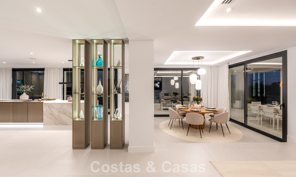 Villa luxueusement rénovée à vendre à deux pas de la plage à l'est de Marbella 776435