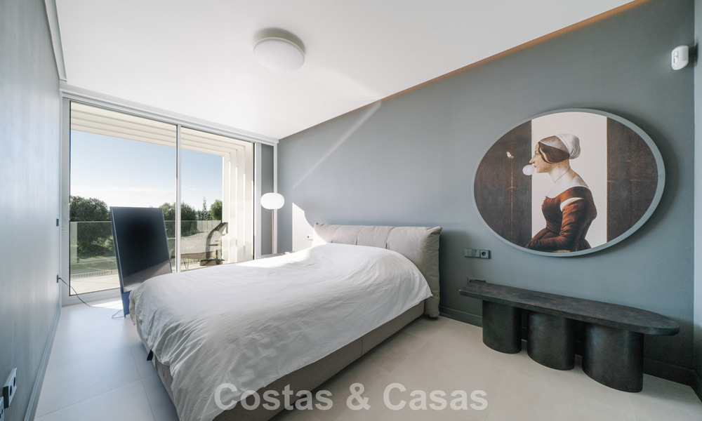 Maison à vendre, en première ligne de golf, dans une communauté fermée de Sotogrande, Costa del Sol 775987