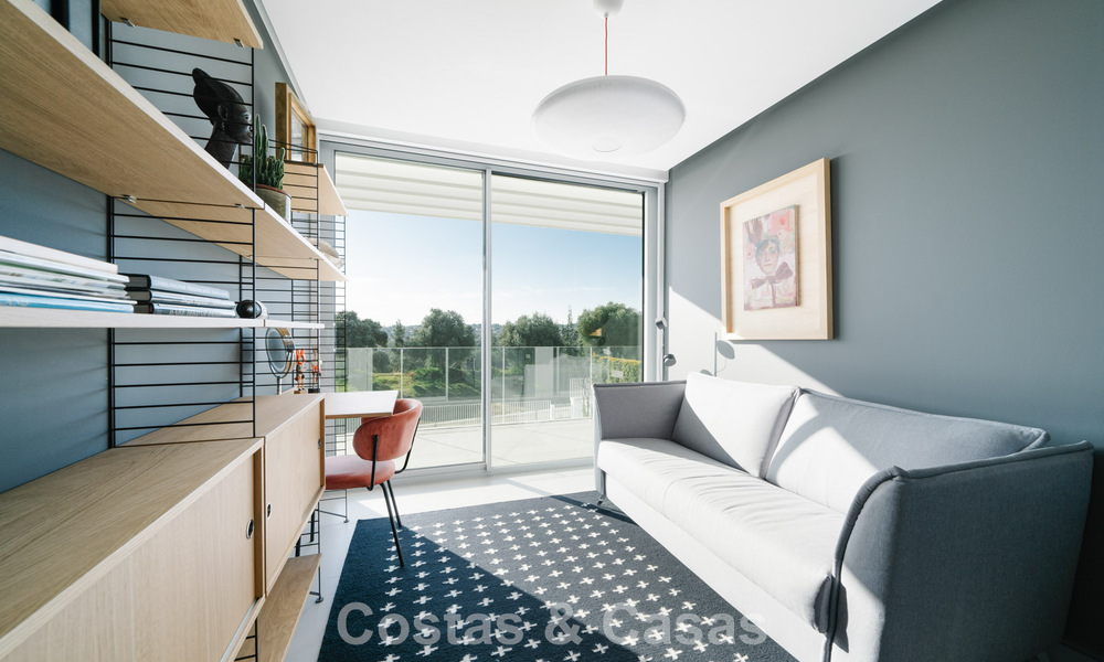 Maison à vendre, en première ligne de golf, dans une communauté fermée de Sotogrande, Costa del Sol 775991