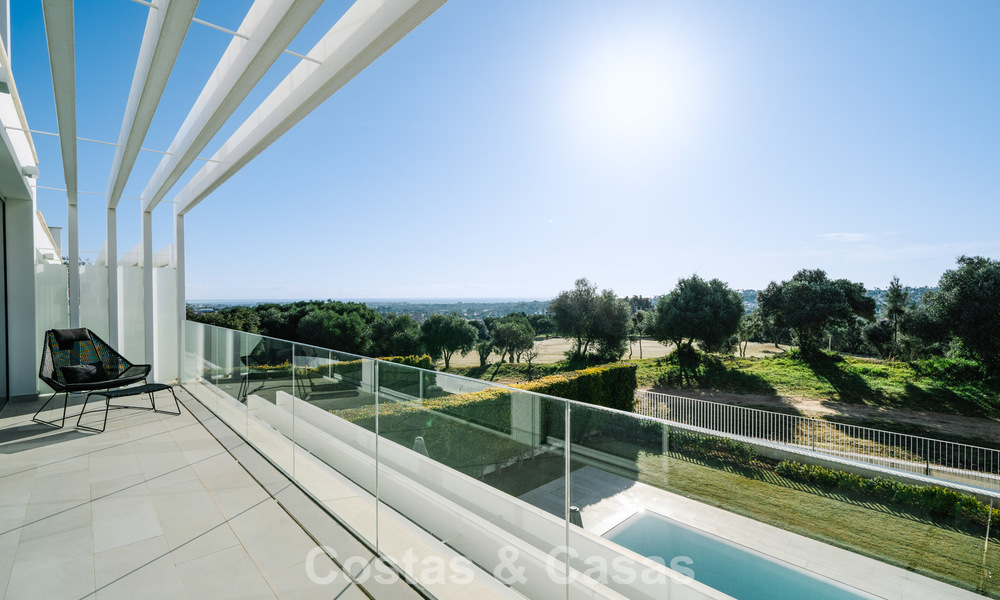 Maison à vendre, en première ligne de golf, dans une communauté fermée de Sotogrande, Costa del Sol 776003