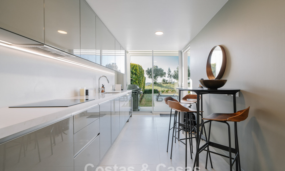 Maison à vendre, en première ligne de golf, dans une communauté fermée de Sotogrande, Costa del Sol 776009