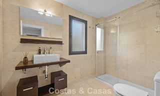 Appartement de luxe à vendre dans le prestigieux complexe de golf 5* Los Flamingos sur le New Golden Mile, Marbella - Benahavis 776120 