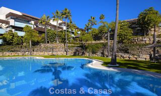 Appartement de luxe à vendre dans le prestigieux complexe de golf 5* Los Flamingos sur le New Golden Mile, Marbella - Benahavis 776121 